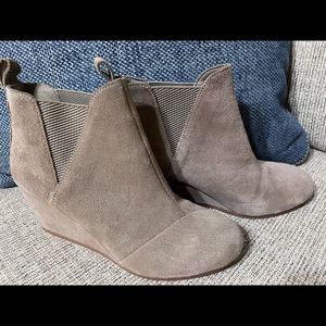 Toms wedges